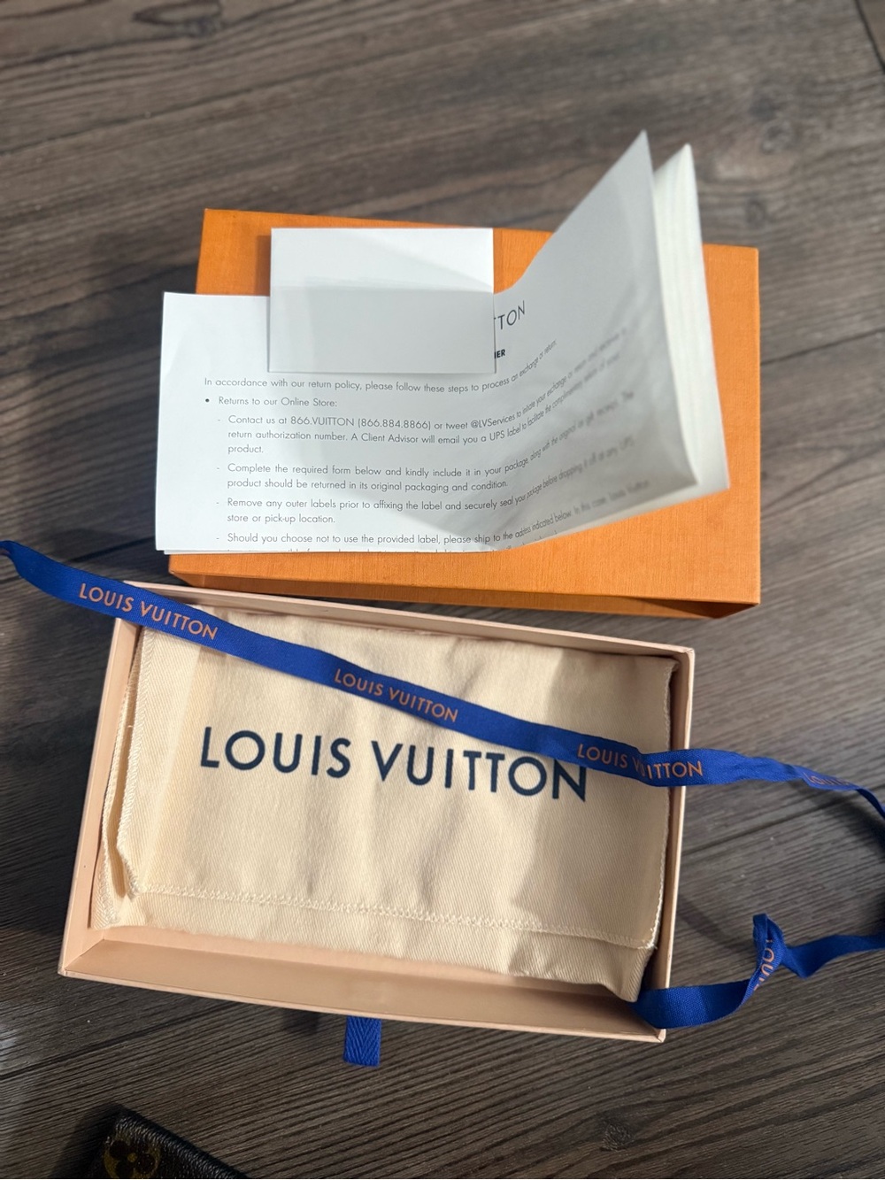 Vintage Louis Vuitton Monogram Card Holder Wallet Made In France w Box Dust Bag - Picture 11 of 15